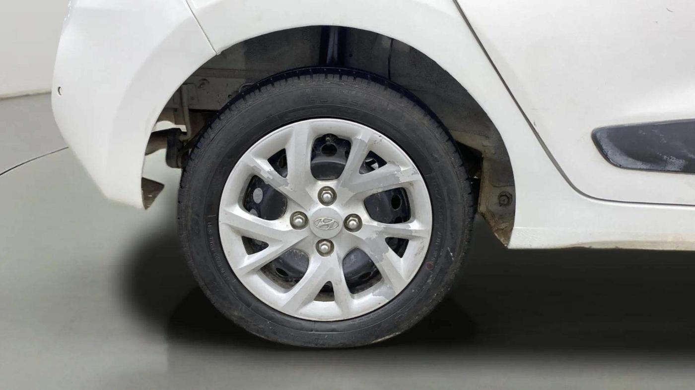 2020 Hyundai Grand i10 MAGNA 1.2 KAPPA VTVT, Petrol, Manual, 39,400 km, Right Rear Wheel
