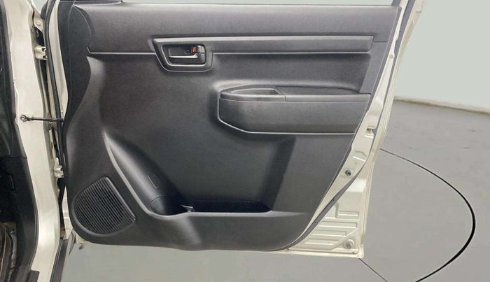 2021 Maruti S PRESSO VXI CNG, CNG, Manual, 26,884 km, Driver Side Door Panels Control