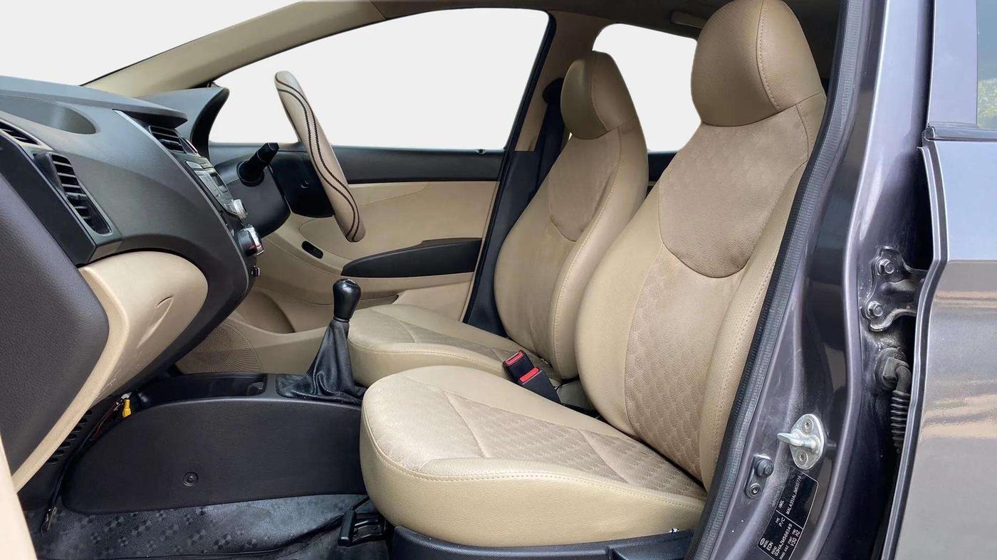 2018 Hyundai Eon MAGNA +, Petrol, Manual, 38,383 km, Right Side Front Door Cabin