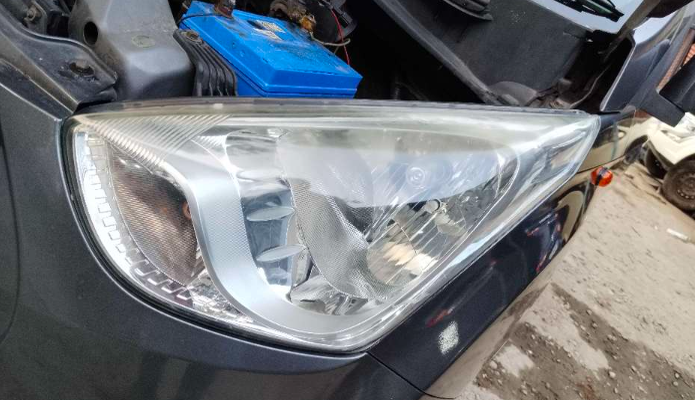 2018 Hyundai Eon MAGNA +, Petrol, Manual, 37,329 km, Left headlight - Minor scratches