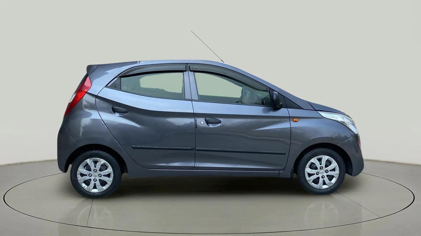 2018 Hyundai Eon MAGNA +, Petrol, Manual, 38,383 km, Right Side View