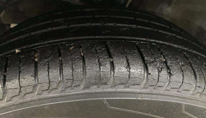 2018 Maruti Baleno ALPHA PETROL 1.2, Petrol, Manual, 61,666 km, Left Front Tyre Tread