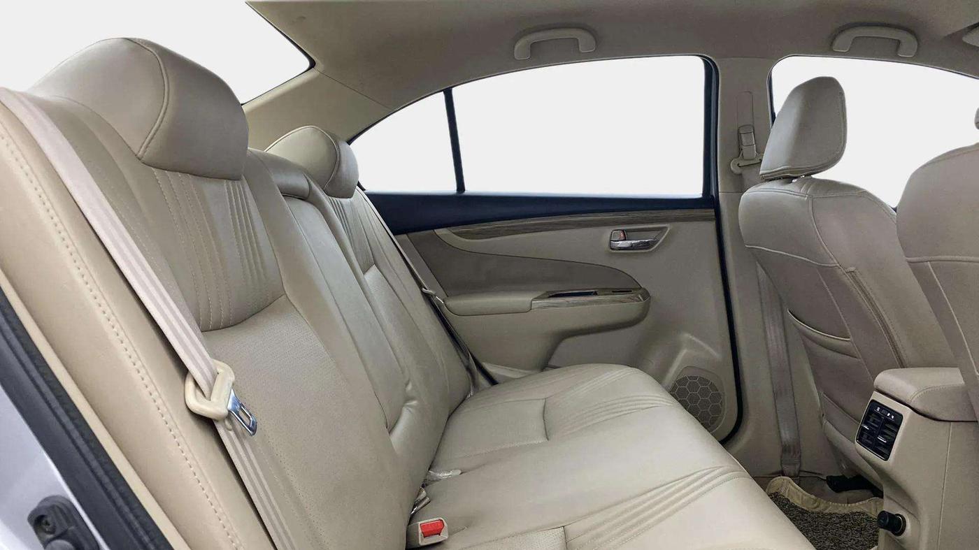 2018 Maruti Ciaz DELTA 1.5 SHVS MT PETROL, Petrol, Manual, 34,749 km, Right Side Rear Door Cabin