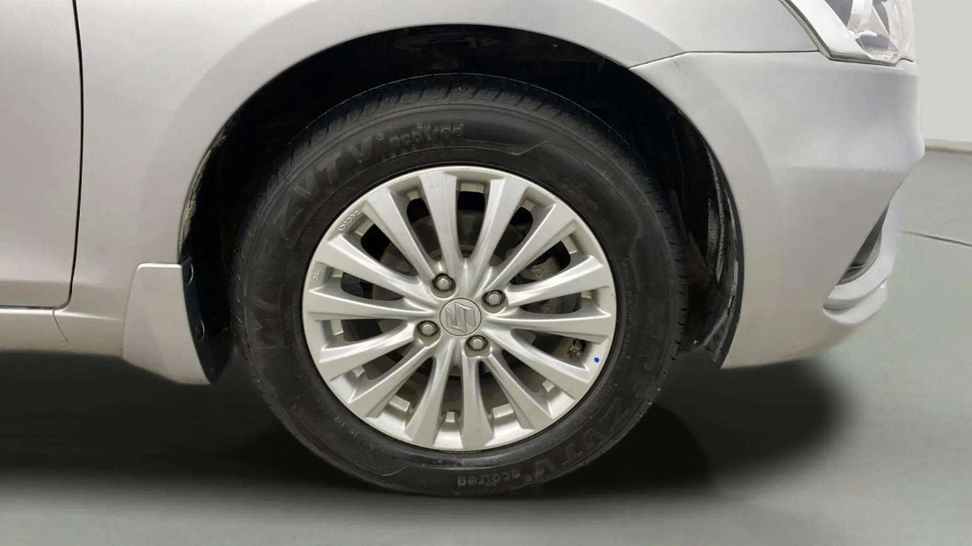 2018 Maruti Ciaz DELTA 1.5 SHVS MT PETROL, Petrol, Manual, 34,749 km, Right Front Wheel
