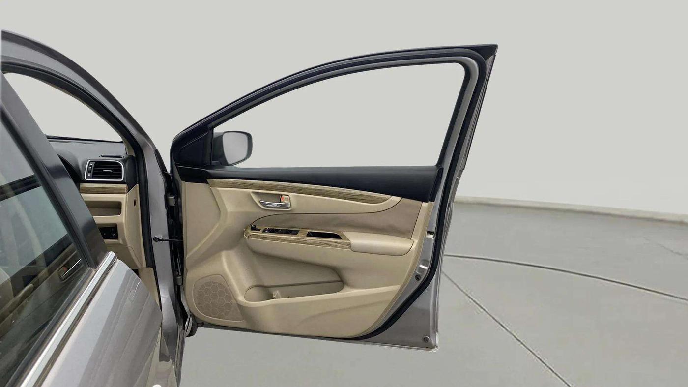 2018 Maruti Ciaz DELTA 1.5 SHVS MT PETROL, Petrol, Manual, 34,749 km, RHS Front Door