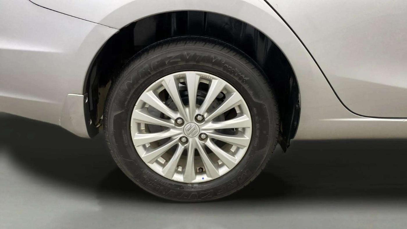 2018 Maruti Ciaz DELTA 1.5 SHVS MT PETROL, Petrol, Manual, 34,749 km, Right Rear Wheel