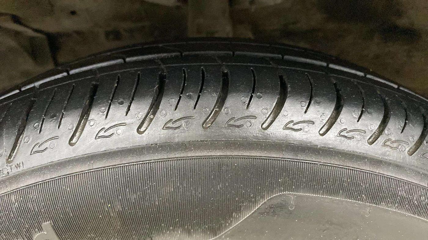 2018 Maruti Ciaz DELTA 1.5 SHVS MT PETROL, Petrol, Manual, 34,749 km, Left Front Tyre Tread