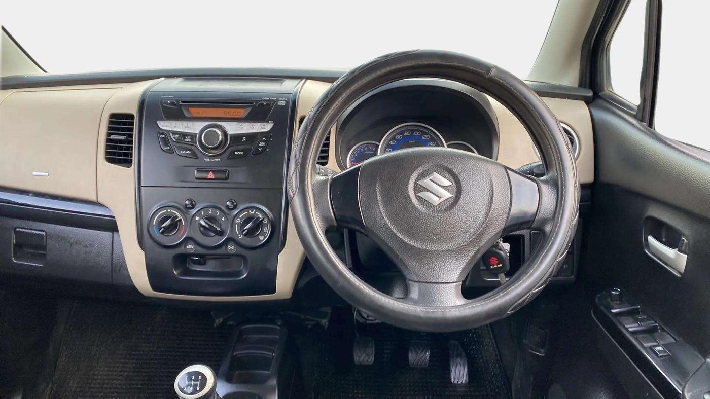2017 Maruti Wagon R 1.0 VXI, Petrol, Manual, 17,934 km, Steering Wheel Close Up