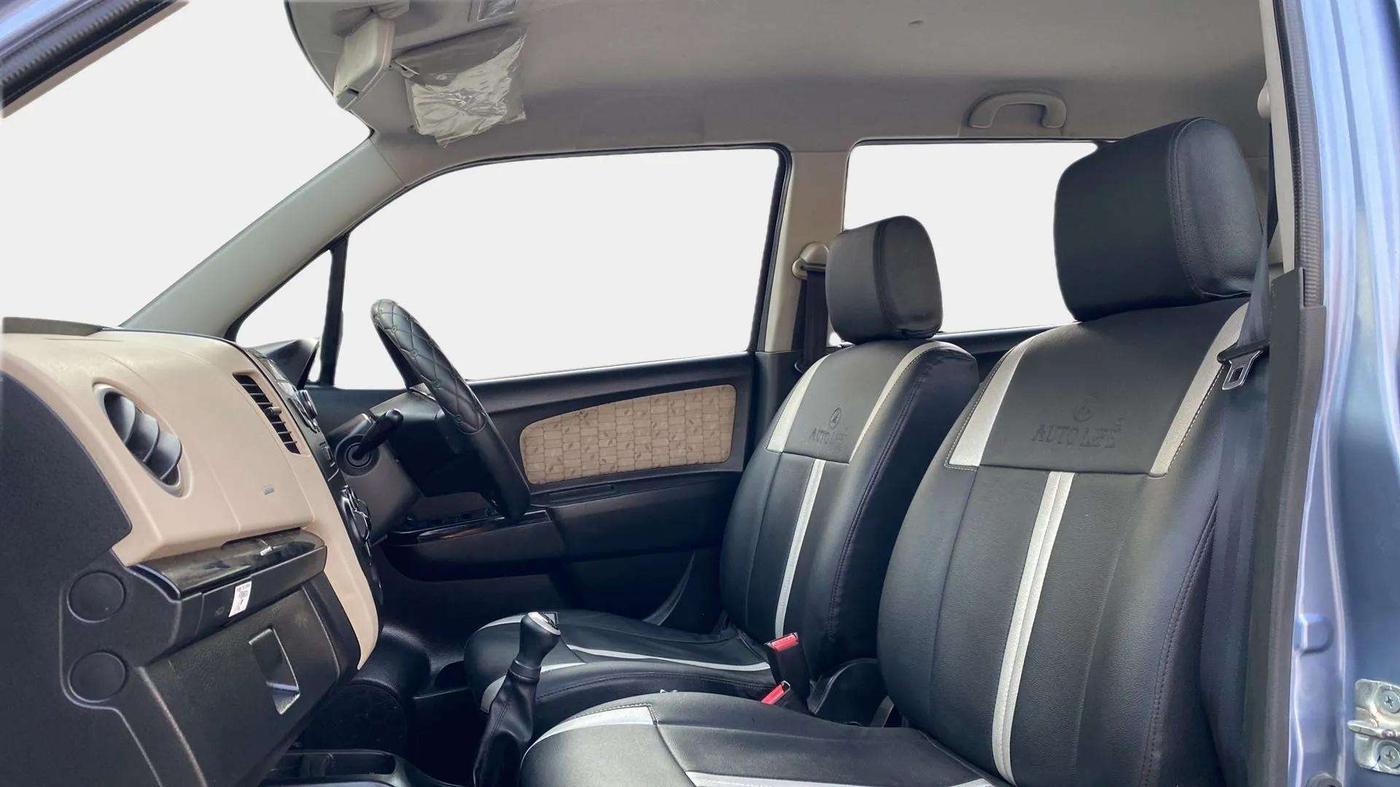 2017 Maruti Wagon R 1.0 VXI, Petrol, Manual, 17,934 km, Right Side Front Door Cabin