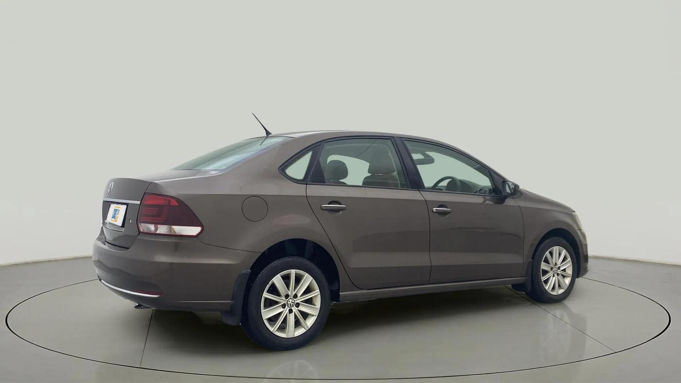 2016 Volkswagen Vento HIGHLINE 1.6 MPI, Petrol, Manual, 62,552 km, Right Back Diagonal