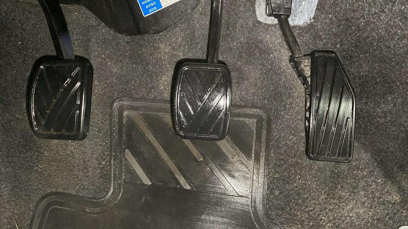 2019 Maruti Swift ZXI, Petrol, Manual, 29,270 km, Pedals