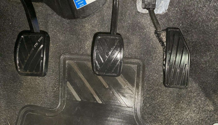 2019 Maruti Swift ZXI, Petrol, Manual, 29,270 km, Pedals