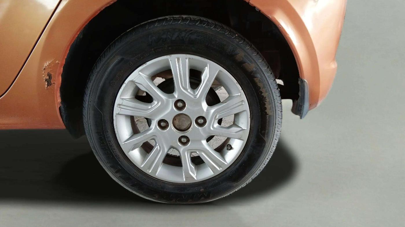 2017 Tata Tiago XZA PETROL, Petrol, Automatic, 65,823 km, Left Rear Wheel