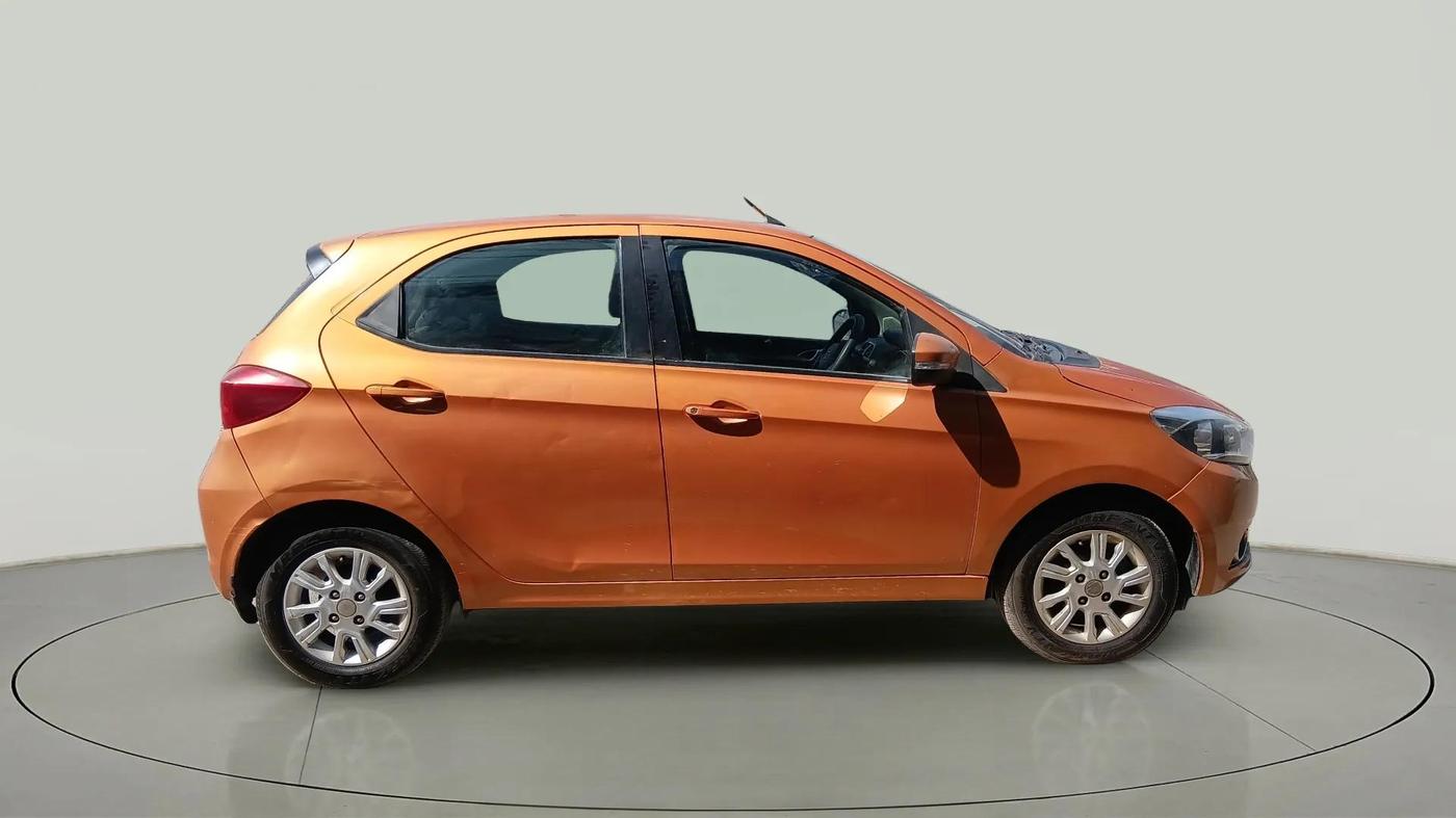 2017 Tata Tiago XZA PETROL, Petrol, Automatic, 65,823 km, Right Side View