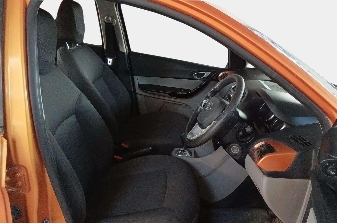 2017 Tata Tiago XZA PETROL, Petrol, Automatic, 65,823 km, Right Side Front Door Cabin