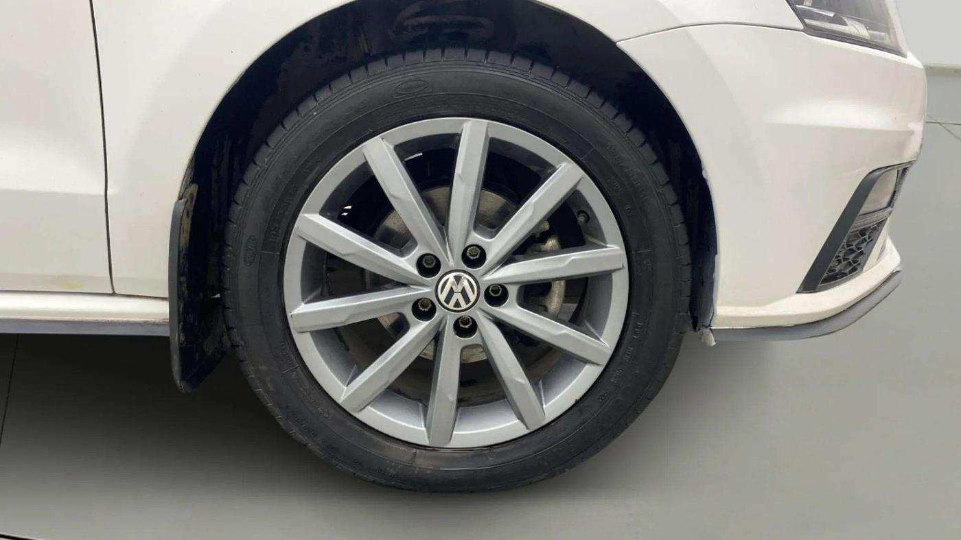 2020 Volkswagen Polo HIGHLINE PLUS 1.0L TSI AT, Petrol, Automatic, 14,948 km, Right Front Wheel