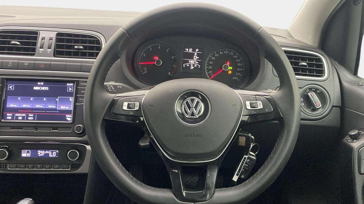2020 Volkswagen Polo HIGHLINE PLUS 1.0L TSI AT, Petrol, Automatic, 14,948 km, Steering Wheel Close Up