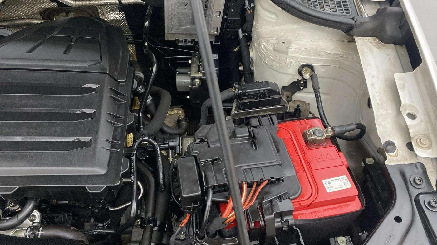 2020 Volkswagen Polo HIGHLINE PLUS 1.0L TSI AT, Petrol, Automatic, 14,948 km, Engine View - Left