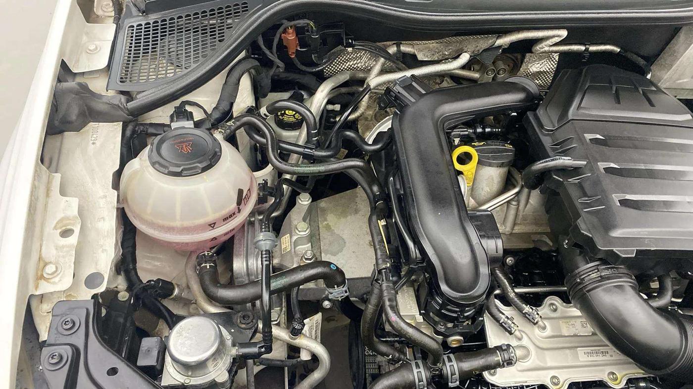 2020 Volkswagen Polo HIGHLINE PLUS 1.0L TSI AT, Petrol, Automatic, 14,948 km, Engine View - Right
