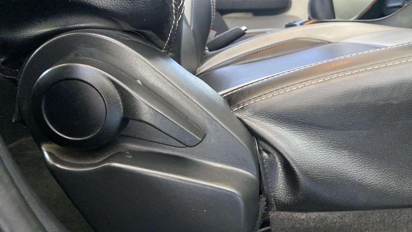 2022 Tata ALTROZ XE PLUS DIESEL, Diesel, Manual, 20,484 km, Driver Side Adjustment Panel