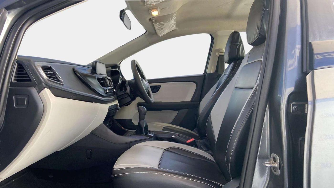 2022 Tata ALTROZ XE PLUS DIESEL, Diesel, Manual, 20,484 km, Right Side Front Door Cabin
