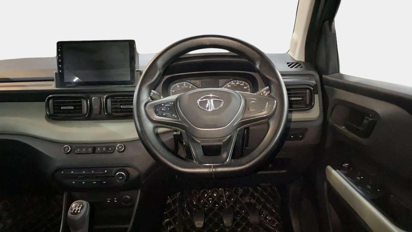 2022 Tata PUNCH ADVENTURE MT, Petrol, Manual, 27,414 km, Steering Wheel Close Up