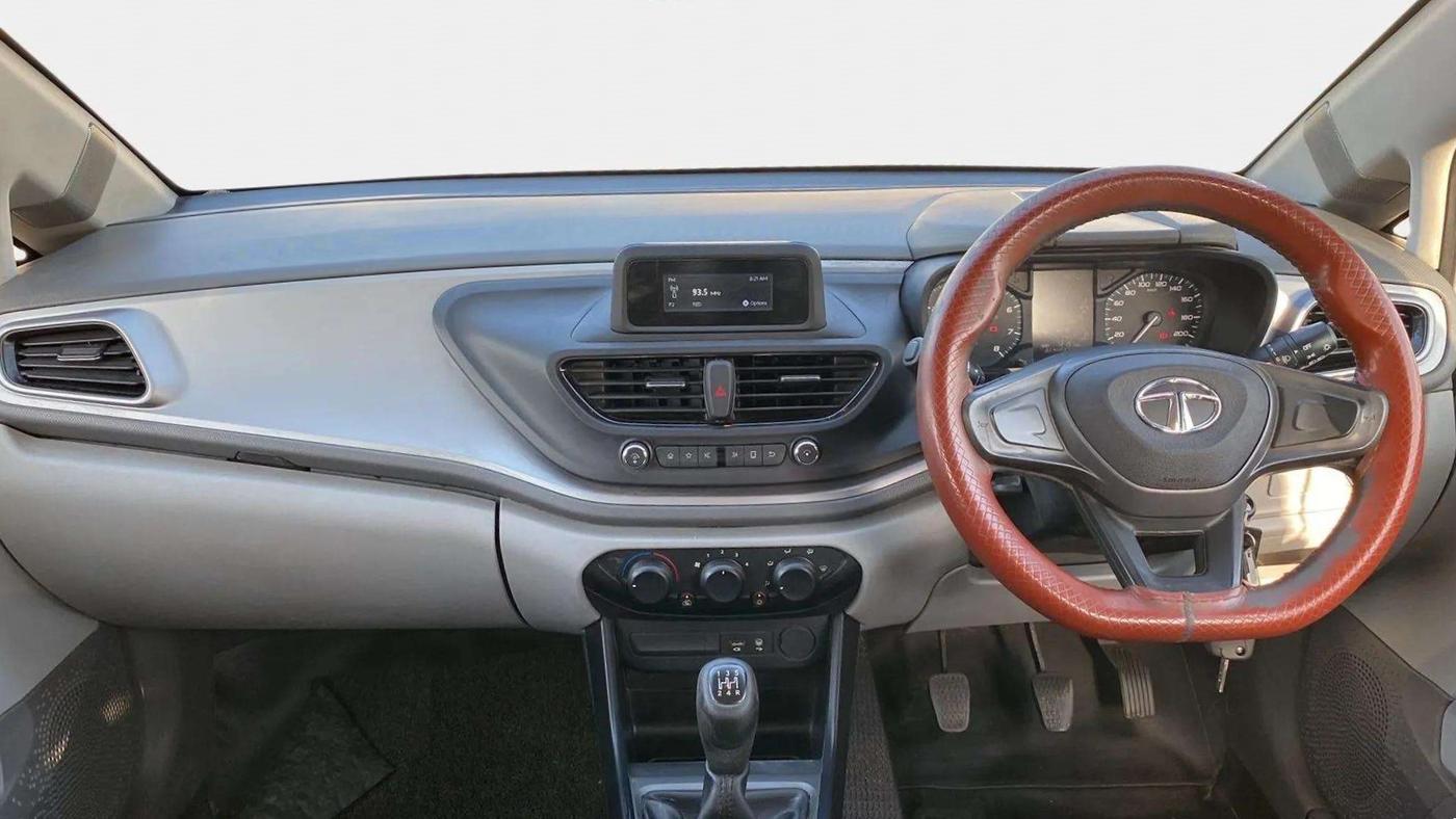 2020 Tata ALTROZ XE PETROL, Petrol, Manual, 72,174 km, Dashboard