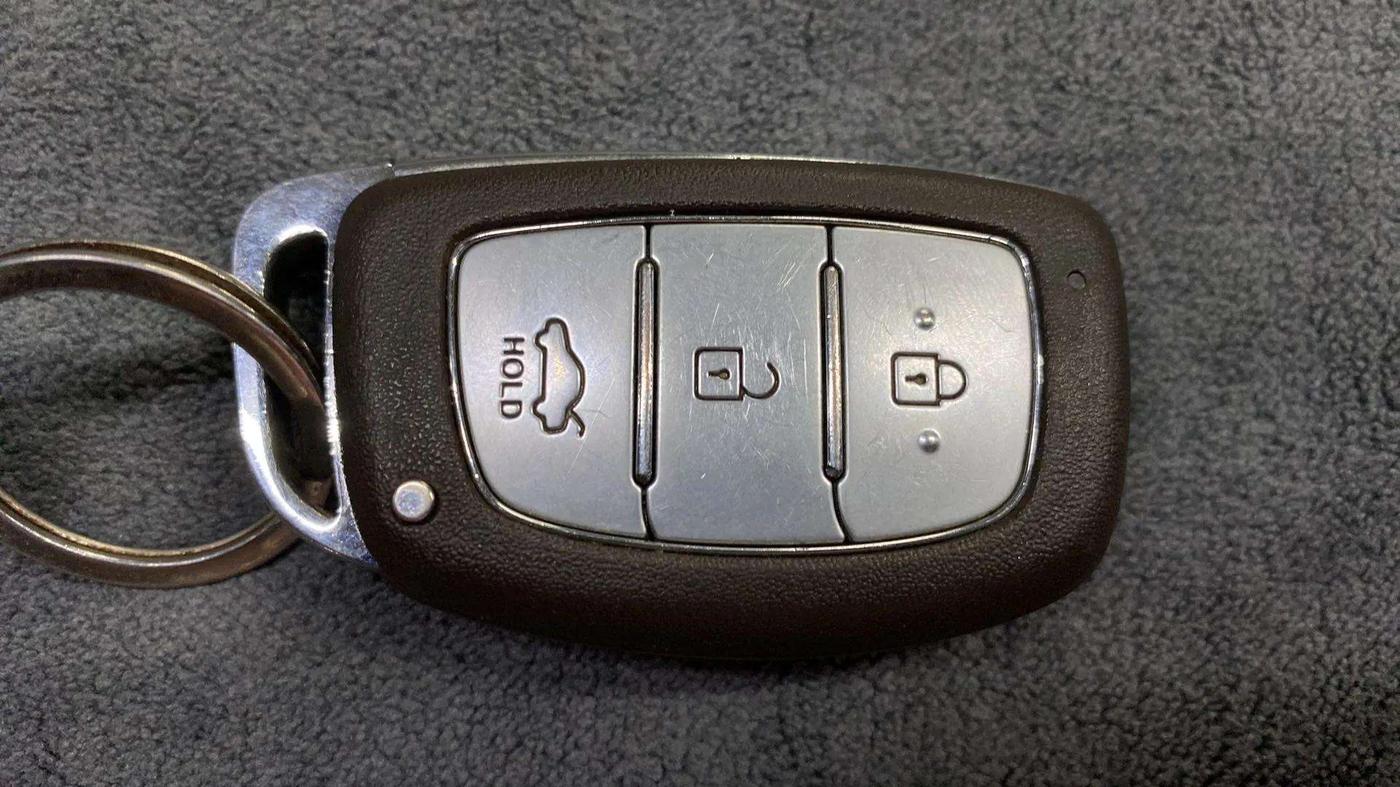 2021 Hyundai AURA SX 1.2, Petrol, Manual, 50,786 km, Key Close Up