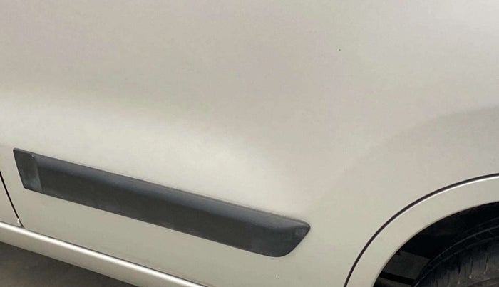 2014 Maruti Wagon R 1.0 VXI, Petrol, Manual, 32,777 km, Rear left door - Slightly dented