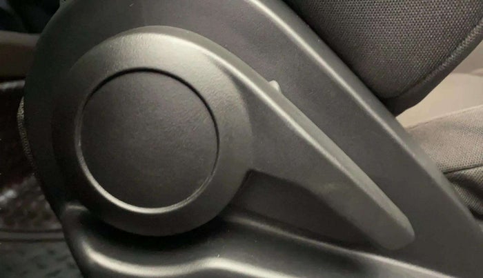 2021 Tata ALTROZ XE PETROL, Petrol, Manual, 21,487 km, Driver Side Adjustment Panel