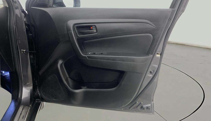 2021 Maruti Vitara Brezza LXI, CNG, Manual, 96,844 km, Driver Side Door Panels Control