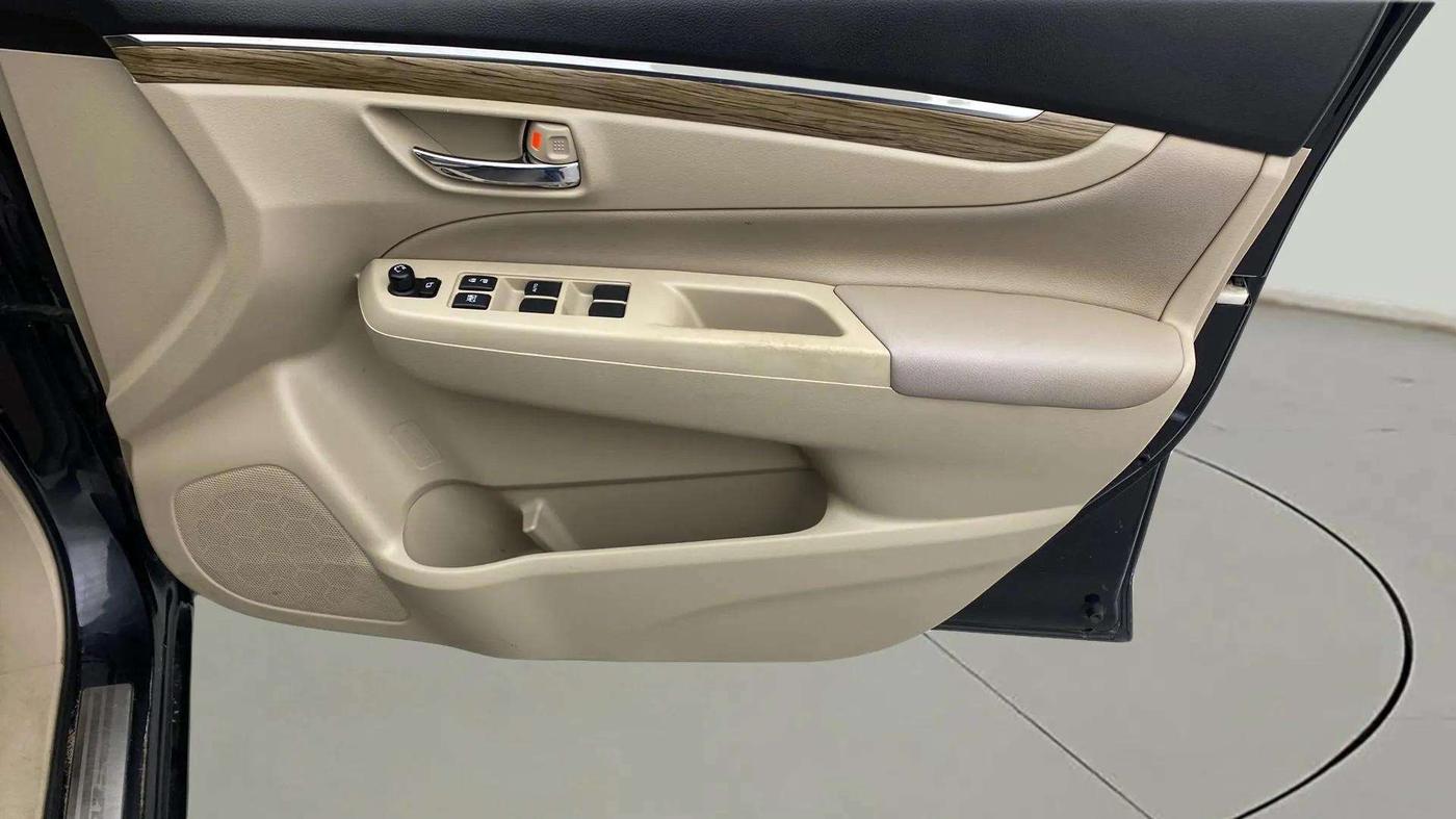 2019 Maruti Ciaz ALPHA  AT 1.5 SHVS PETROL, Petrol, Automatic, 55,797 km, Driver Side Door Panels Control