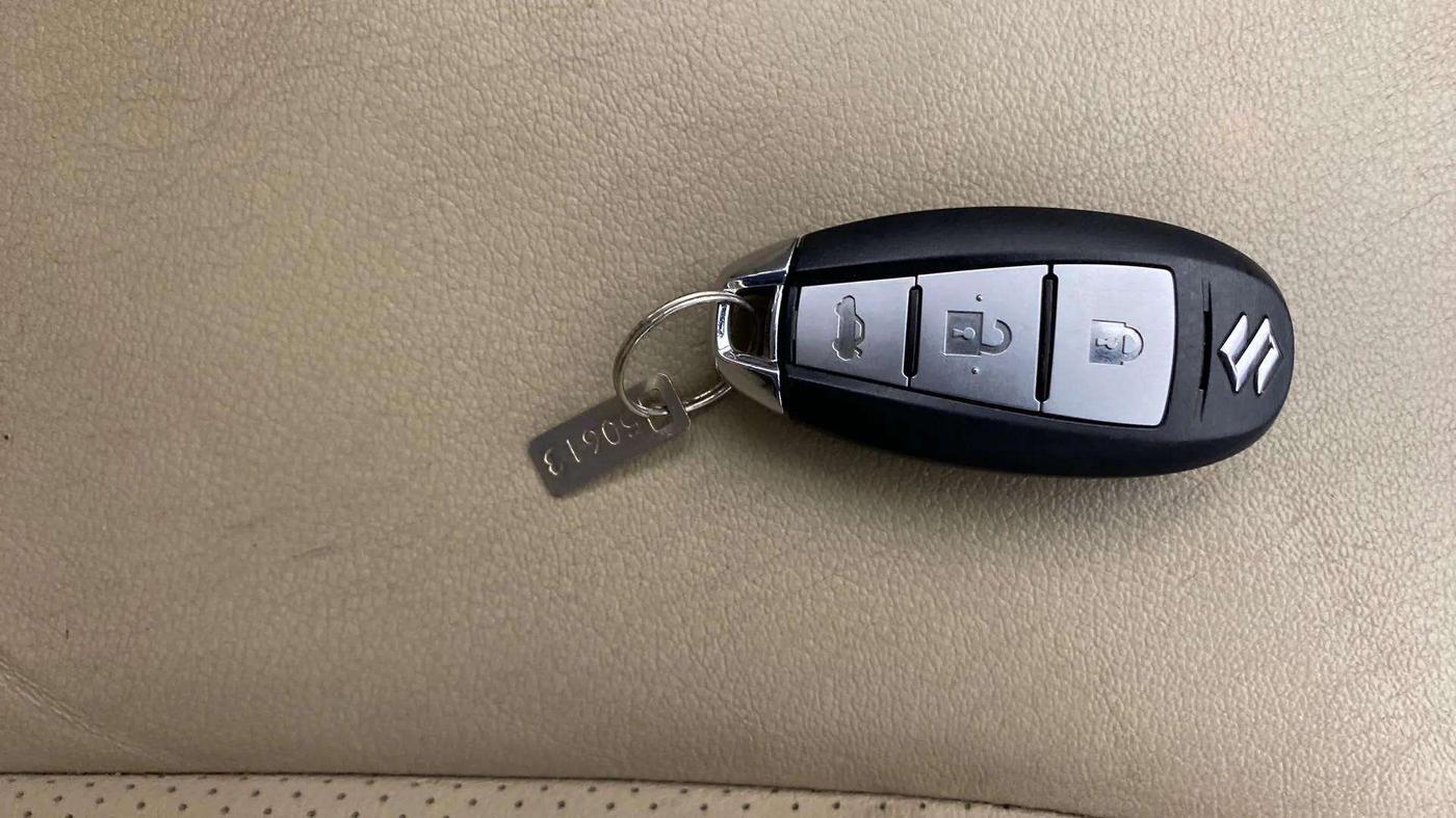 2019 Maruti Ciaz ALPHA  AT 1.5 SHVS PETROL, Petrol, Automatic, 55,797 km, Key Close Up