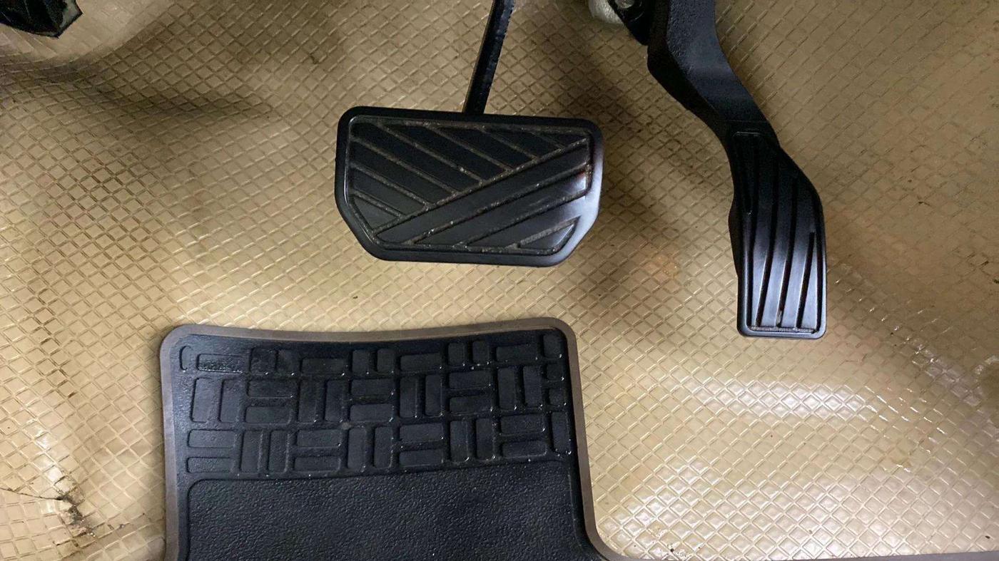 2019 Maruti Ciaz ALPHA  AT 1.5 SHVS PETROL, Petrol, Automatic, 55,797 km, Pedals