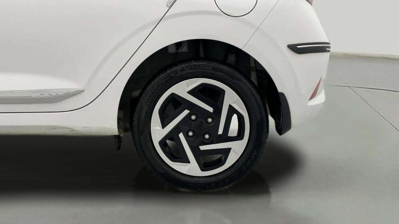2024 Hyundai GRAND I10 NIOS SPORTZ 1.2 KAPPA VTVT CNG, CNG, Manual, 11,759 km, Left Rear Wheel