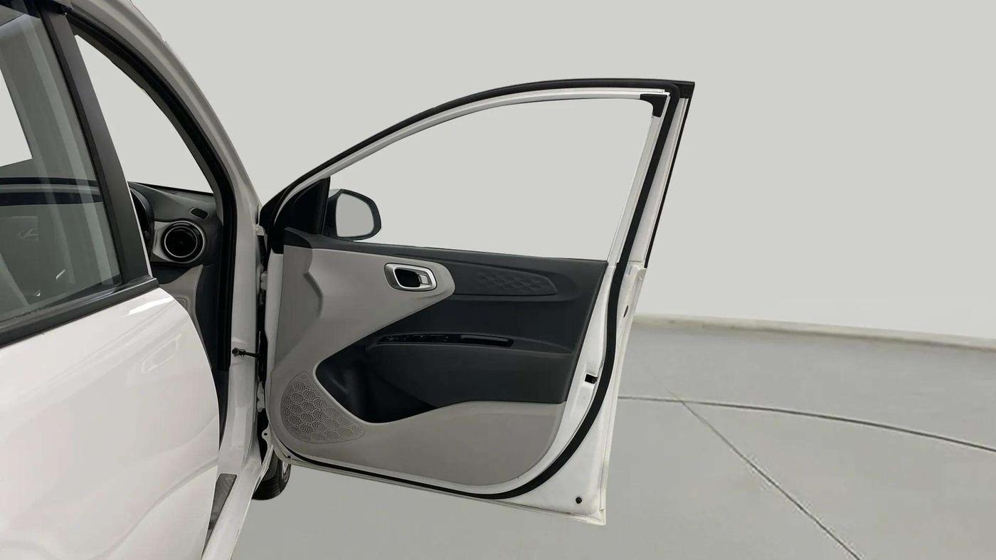 2024 Hyundai GRAND I10 NIOS SPORTZ 1.2 KAPPA VTVT CNG, CNG, Manual, 11,759 km, RHS Front Door