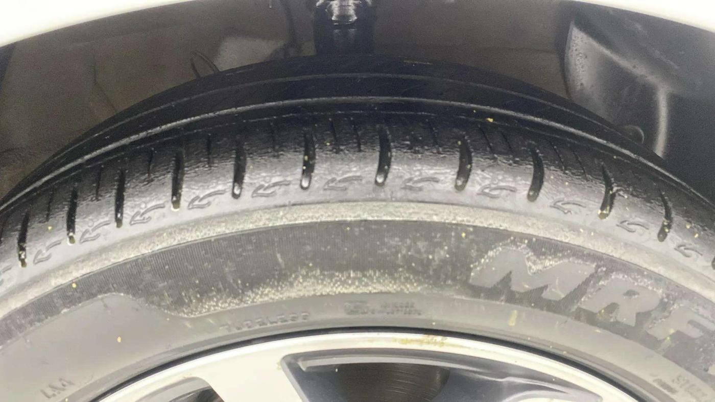 2022 Hyundai GRAND I10 NIOS ASTA 1.2 KAPPA VTVT, Petrol, Manual, 46,755 km, Right Front Tyre Tread
