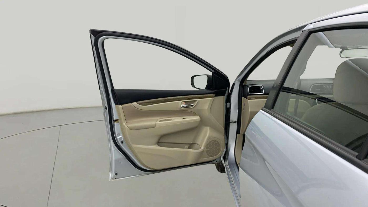 2022 Maruti Ciaz DELTA 1.5 SHVS MT PETROL, Petrol, Manual, 71,319 km, LHS Front Door