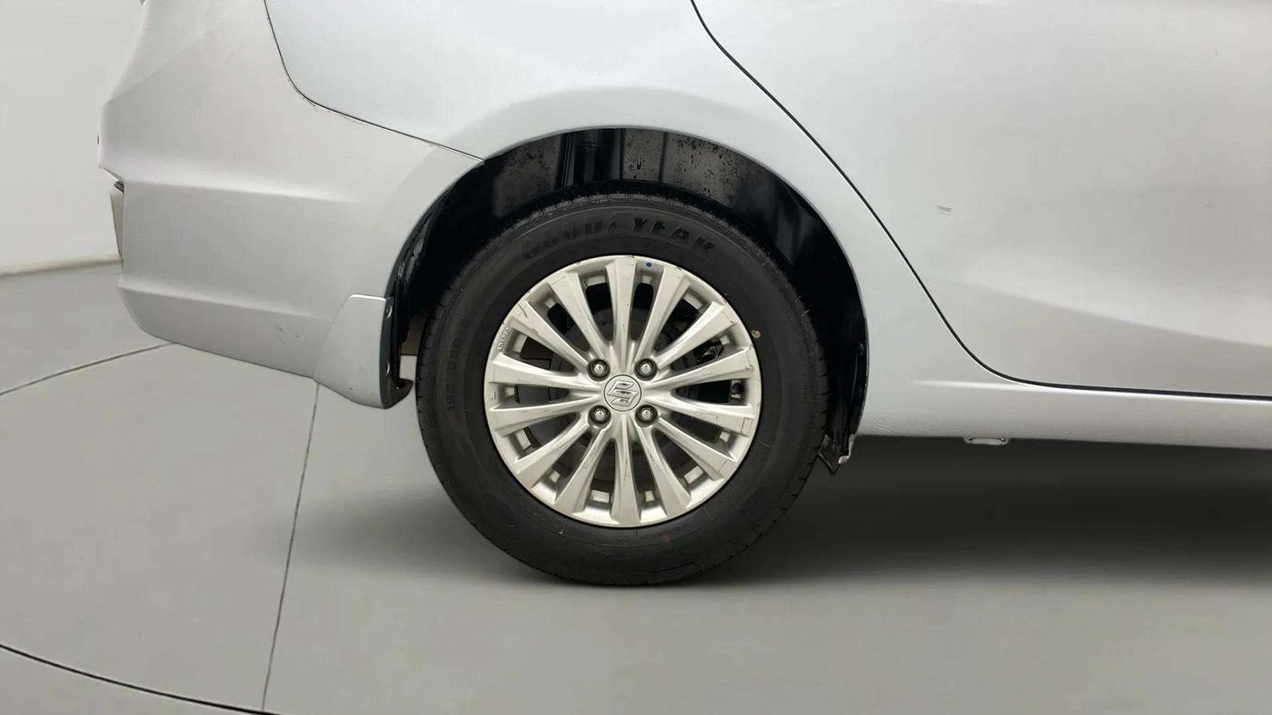 2022 Maruti Ciaz DELTA 1.5 SHVS MT PETROL, Petrol, Manual, 71,319 km, Right Rear Wheel