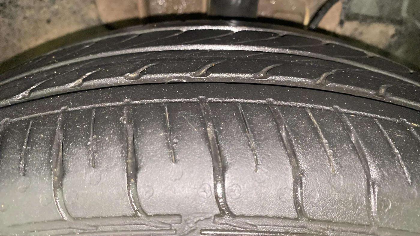 2018 Tata TIGOR XZA PETROL, Petrol, Automatic, 68,214 km, Right Front Tyre Tread