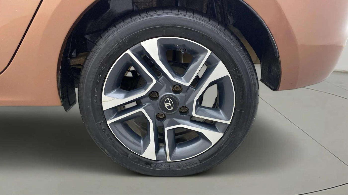 2018 Tata TIGOR XZA PETROL, Petrol, Automatic, 68,214 km, Left Rear Wheel