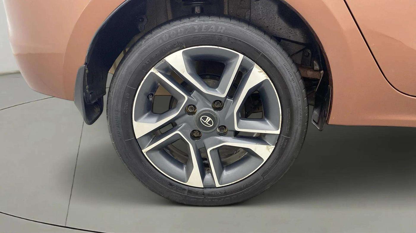 2018 Tata TIGOR XZA PETROL, Petrol, Automatic, 68,214 km, Right Rear Wheel