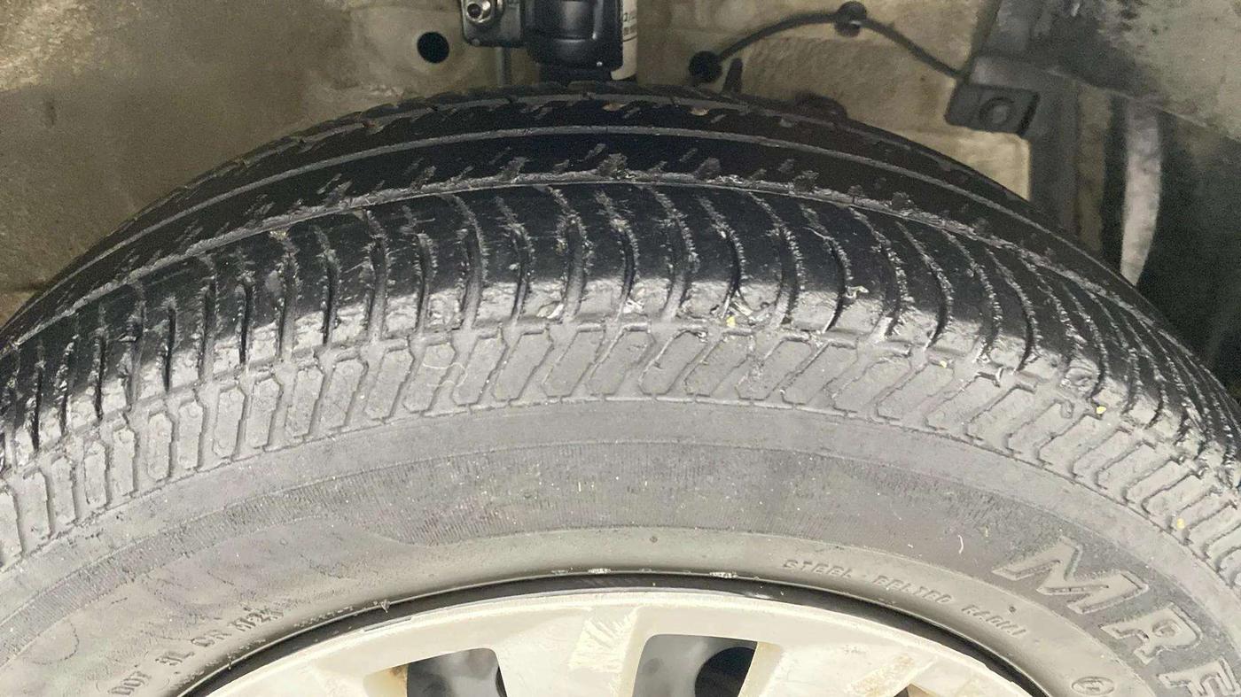 2016 Maruti Swift Dzire VXI (O), Petrol, Manual, 58,178 km, Right Front Tyre Tread
