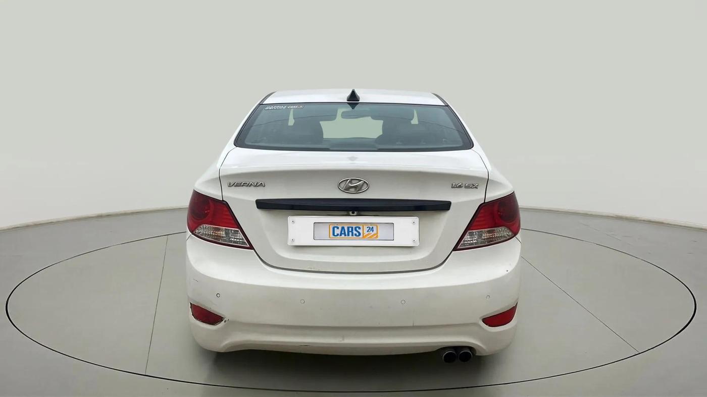 2014 Hyundai Verna FLUIDIC 1.6 CRDI SX, Diesel, Manual, 94,535 km, Back/Rear