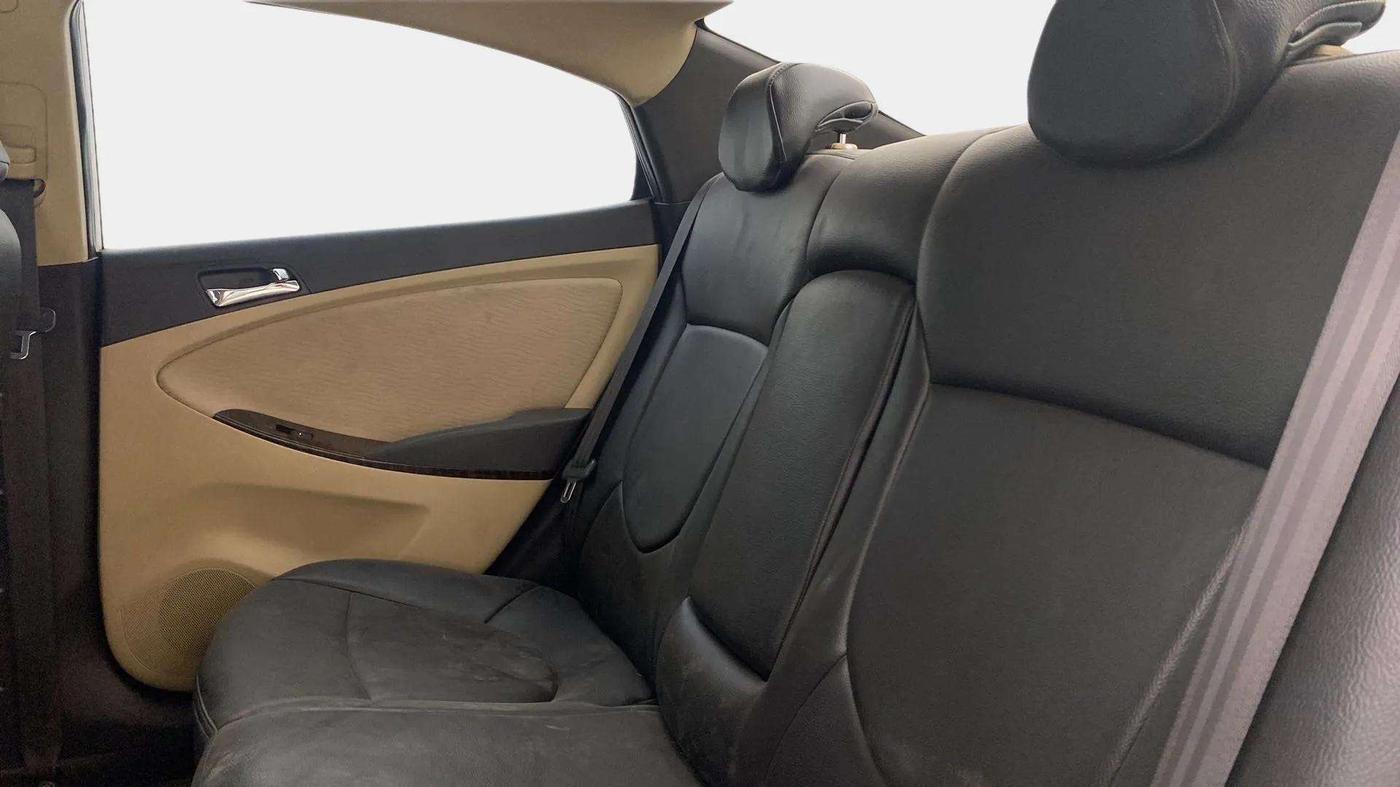 2014 Hyundai Verna FLUIDIC 1.6 CRDI SX, Diesel, Manual, 94,535 km, Right Side Rear Door Cabin