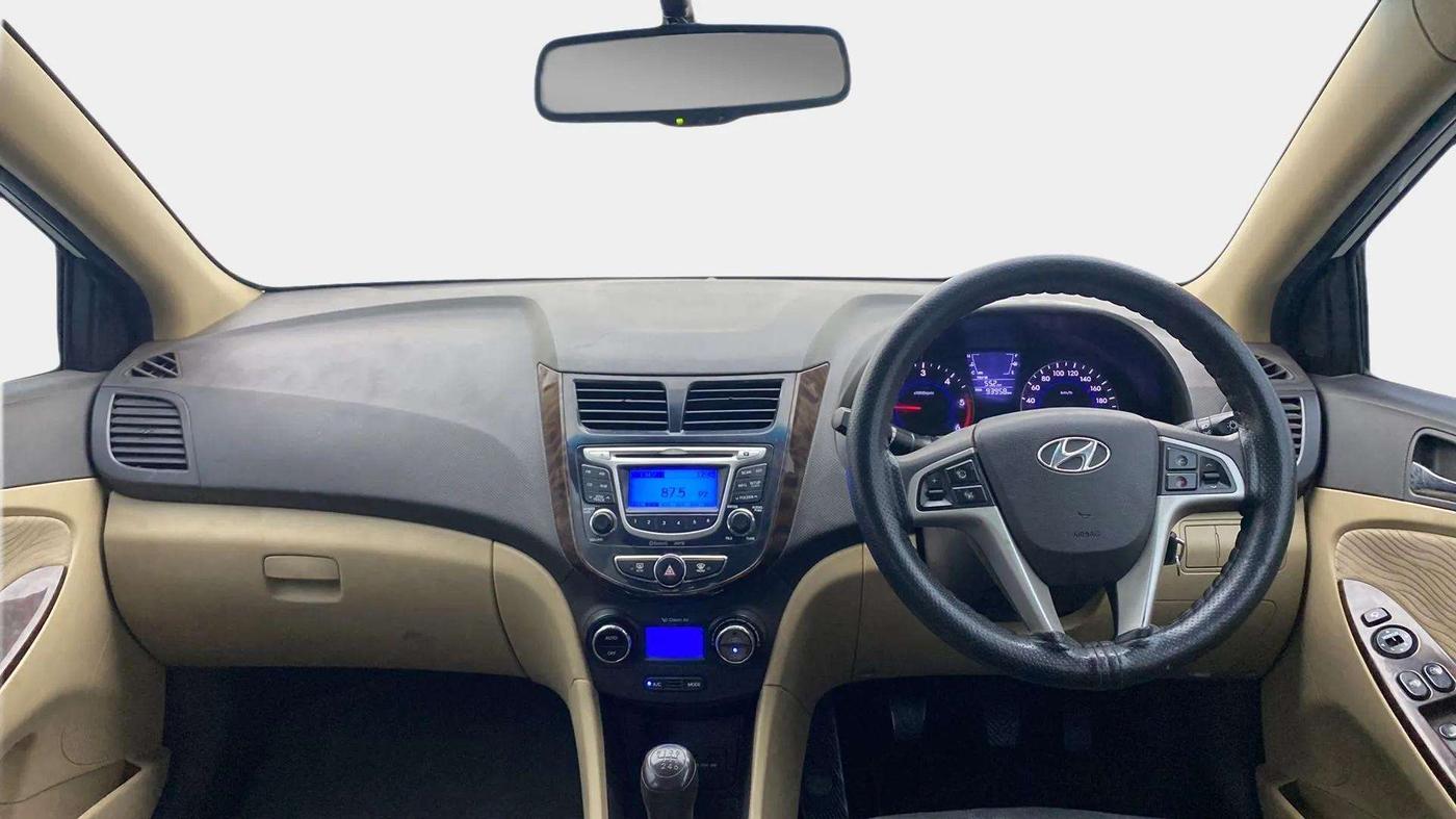2014 Hyundai Verna FLUIDIC 1.6 CRDI SX, Diesel, Manual, 94,535 km, Dashboard