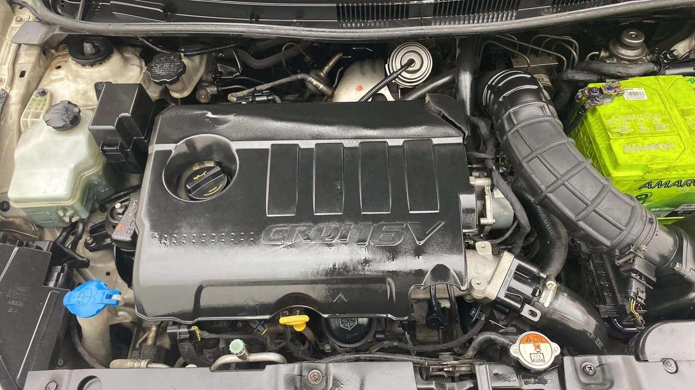 2014 Hyundai Verna FLUIDIC 1.6 CRDI SX, Diesel, Manual, 94,535 km, Engine View