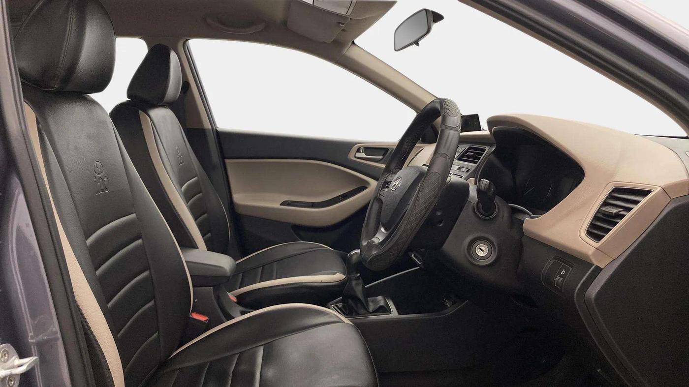 2015 Hyundai Elite i20 MAGNA 1.2, Petrol, Manual, 32,008 km, Right Side Front Door Cabin