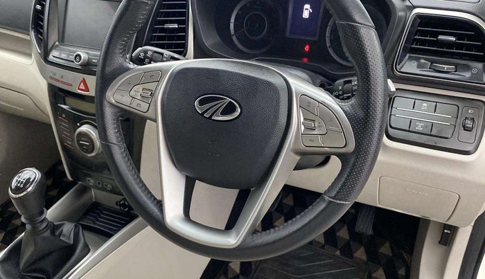 2019 Mahindra XUV300 W8 1.2 PETROL, Petrol, Manual, 12,303 km, Steering wheel - Phone control has minor damage