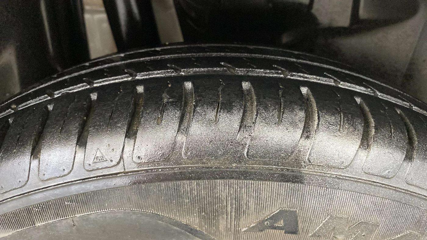 2021 Maruti Swift VXI, Petrol, Manual, 22,735 km, Right Rear Tyre Tread
